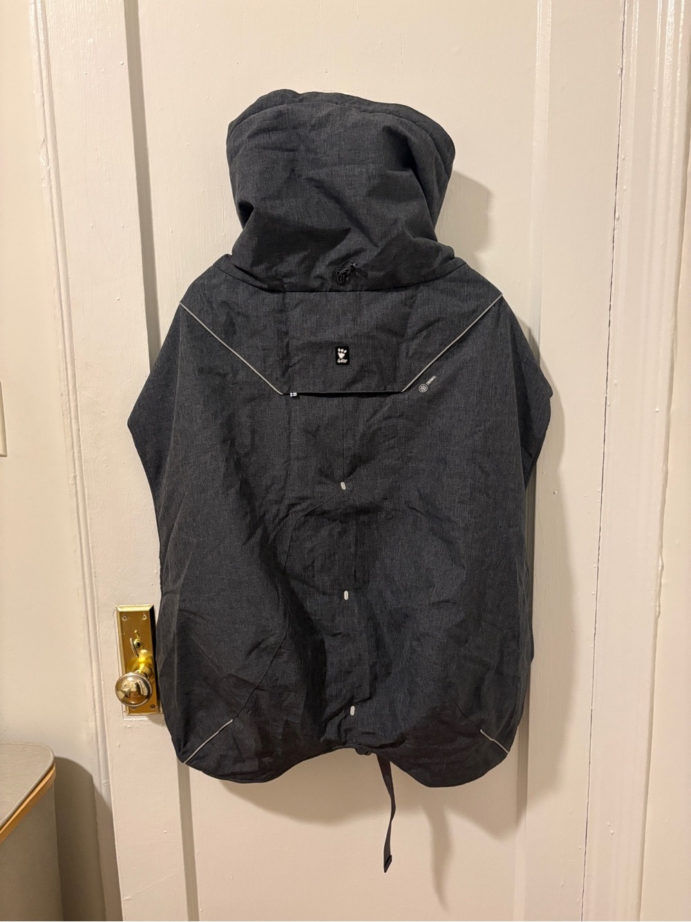 Never worn Hurtta Expedition Parka Water-Resistant Thermal Coat with Hood